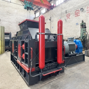 石料廠破碎機-砂石料生產(chǎn)設(shè)備-石料粉碎機器價格