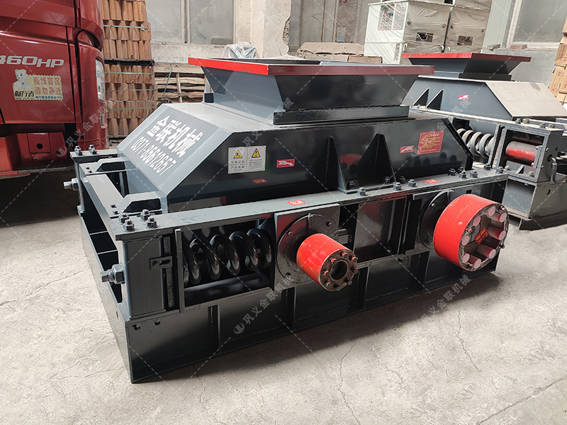 時(shí)產(chǎn)100噸齒輥破碎機(jī)廠家哪個(gè)實(shí)力強(qiáng)？